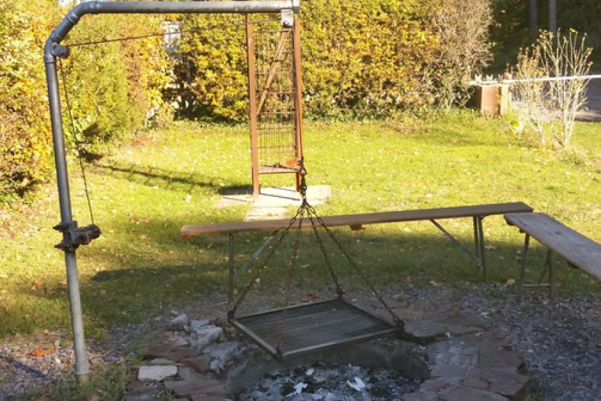Grillplatz mit Schwenkgrill
