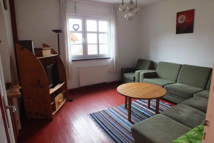 Das Wohnzimmer mit Sat-TV