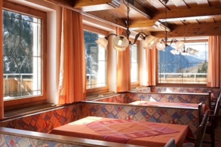 Aufenthaltsraum mit Terrasse