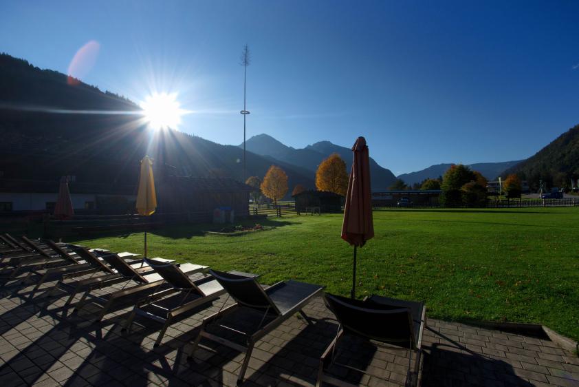 Liegen vor dem Haus