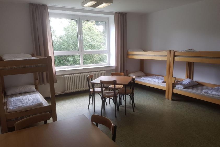 6- 8 Bettzimmer