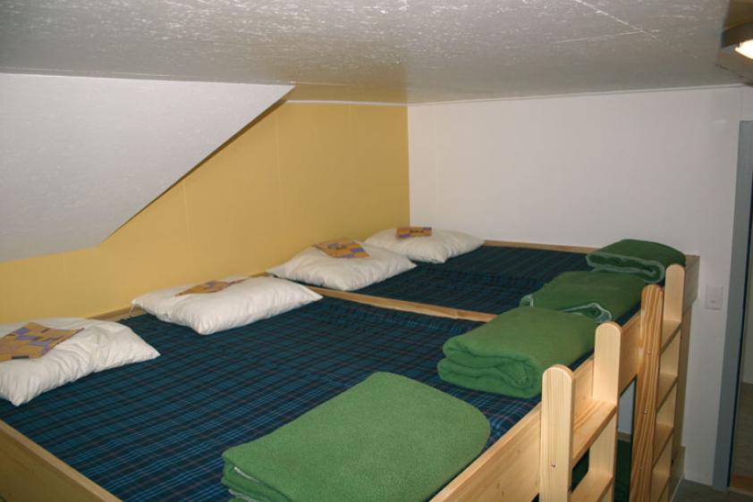 8-Bett-Zimmer im OG