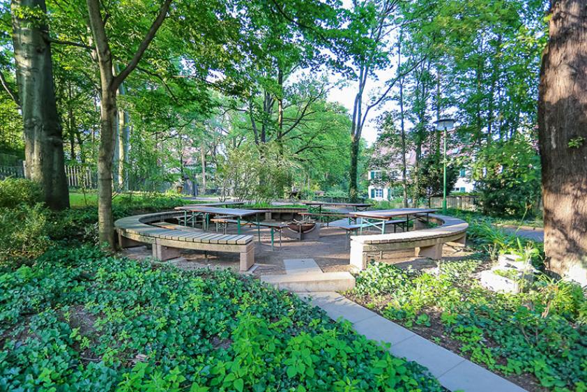 Grillplatz mit Feuerstelle