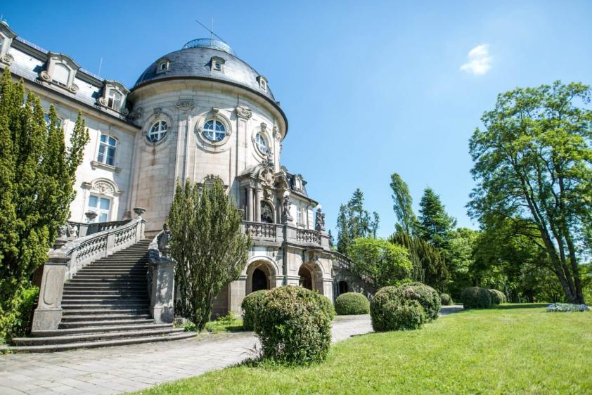 Schloss, Kuppelseite mit Freitreppen