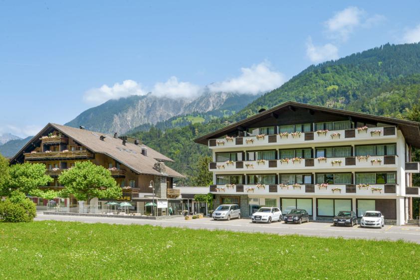 Hausansicht im Sommer