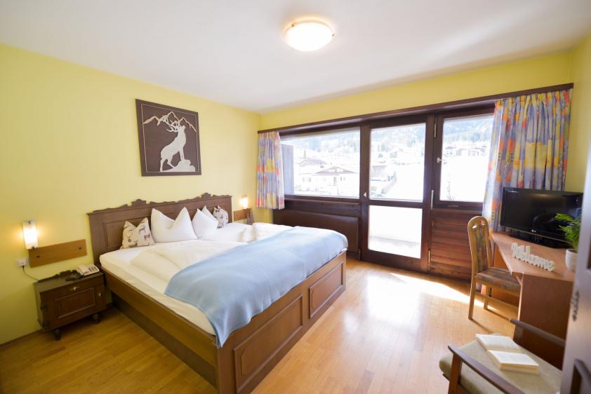Die heimeligen Zimmer sind alle mit TV, Bad und Balkon ausgestattet
