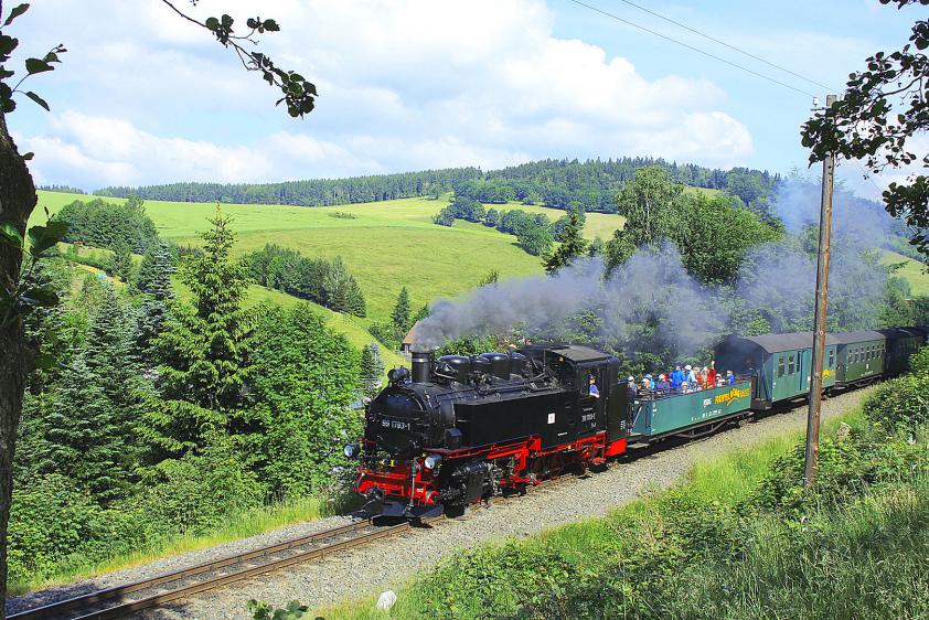 Fichtelbergbahn im Nachbarort