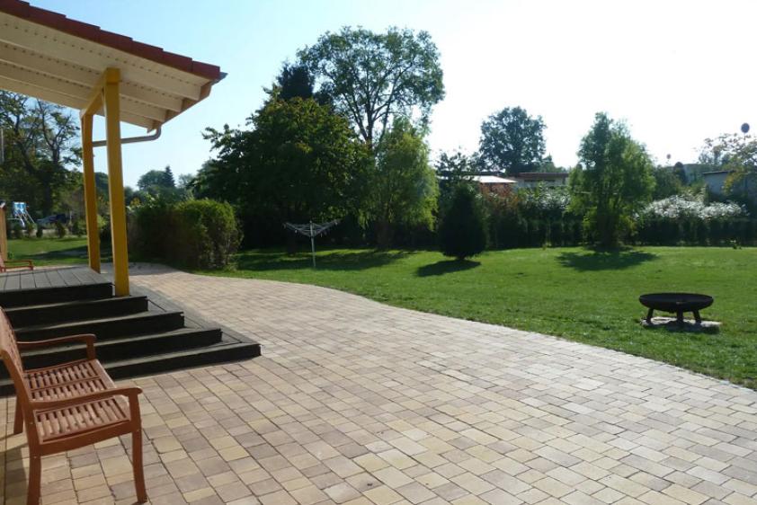Terrasse und Garten