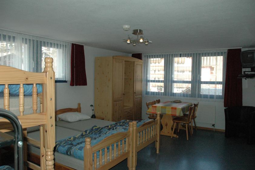 4er Studio mit Dusche, WC, Küche, Fernseher
