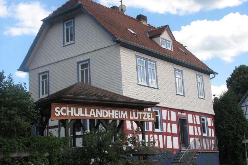 Eingang mit Freisitz und Hausverwalterhaus