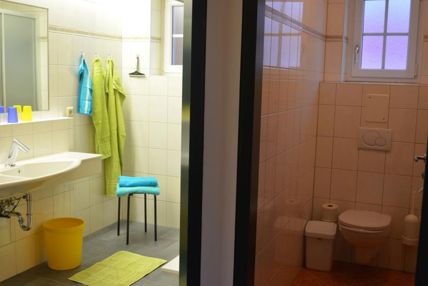 Villa Badezimmer mit getrenntem WC