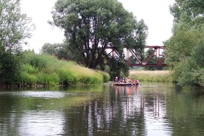 Mit dem Floß auf der Aller - Stille und Bewegung