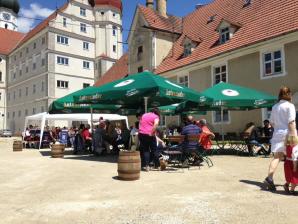 Biergarten im Kloster Wettenhausen