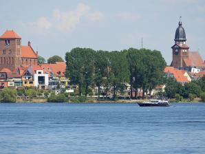 Blick auf die Georgenkirche (links) und die Marienkirche (rechts)
