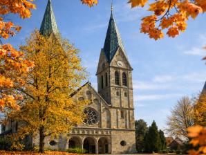 Neuromanische Pfarrkirche St. Laurentius im Ortsteil Langförden