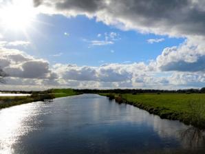 Blick von der Brücke übers Aper Tief (Brückenweg)