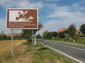 Doris Antony, lizenziert unter GFDL Wikimedia Tafel an der L1005 bei Gleichen-Vogelsang