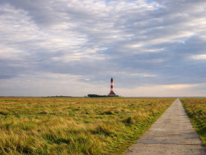 Fuß- und Radweg ab Parkplatz zum Leuchtturm