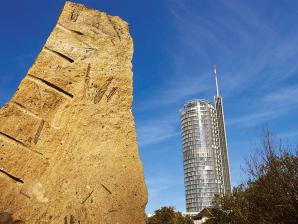 Blick auf den RWE-Turm in Essen