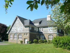 Alte Schule in Neunkirchen, jetzt Hauptbibliothek