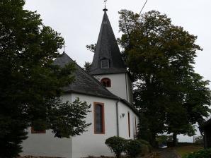 Evangelische Kirche aus dem 13. Jh.