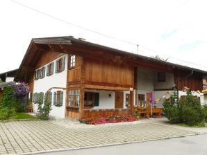 Ortstypisches Laubenhaus in Schwangau