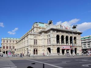 Wiener Staatsoper mit alljährlichem Opernball