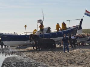 Wasserung des Rettungsbootes im Juli 2010