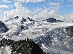 Taschachferner mit Wildspitze und Hinterer Brochkogel
