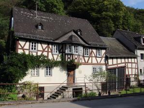 Tiefenbachstr. 18, Fachwerk-Streckhof, angbl. 1558