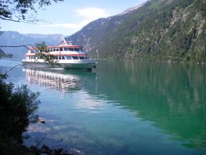 Ausflugsschiff auf dem Achensee