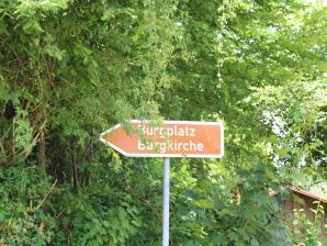 Wegweiser zum Burgplatz