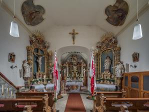 Die Kuratiekirche von Innnen 