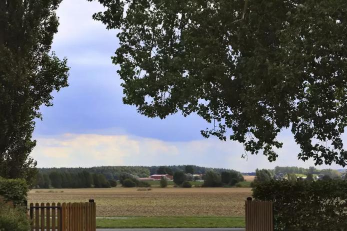 Die Aussicht in die herrliche Landschaft der Mecklenburgischen Ostseeküste.