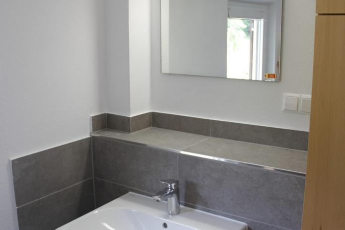 2-er-Zimmer mit Waschbecken 