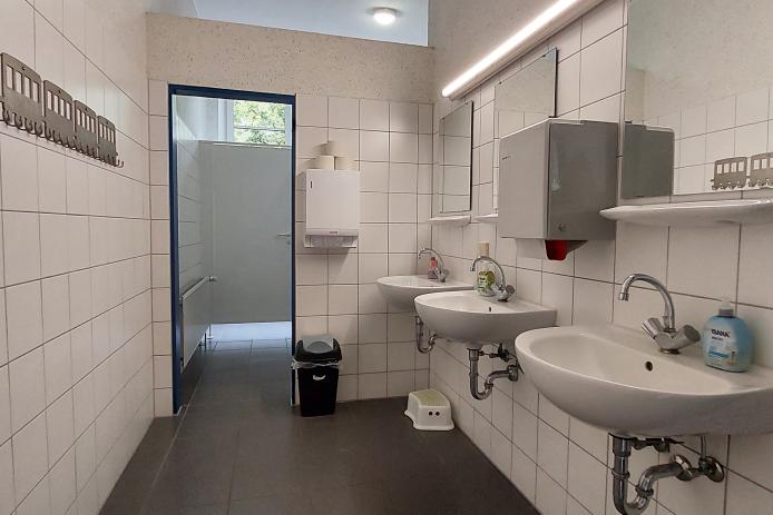 Gemeinschaftsbad Damen/Mädchen