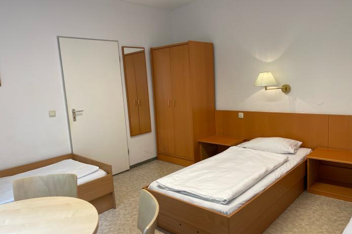 Bungalowzimmer mit 3 Betten