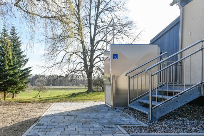 barrierefreier Zugang mit Lift