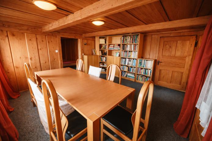 Bibliothek / Sitzungszimmer für 10 Personen