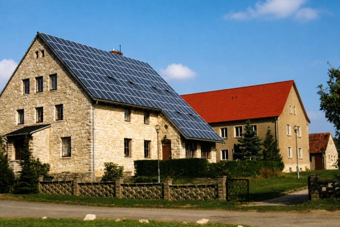 Weißes und Graues Haus
