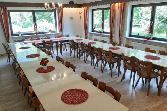 großer Speise- und Aufenthaltsraum für bis zu 40 Personen