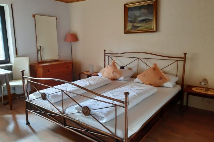 4-Bett Schlafzimmer (Doppelbett und Etagenbett)