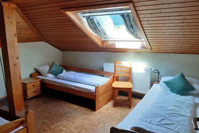 3-Bett Schlafzimmer mit Einzelbetten