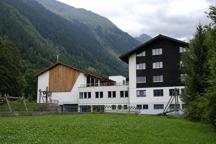 Ferienhaus mit Turnhalle