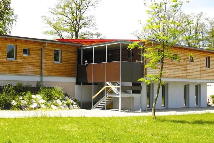 Jugendübernachtungshaus am Fuggerweiher im Allgäu