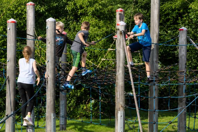 Spaß und Spiel auf dem Freigelände