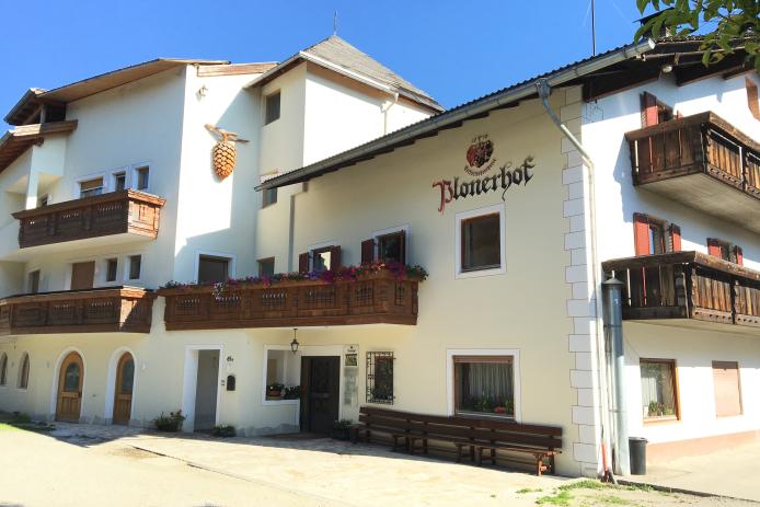 Der Eingangsbereich des Plonerhofs