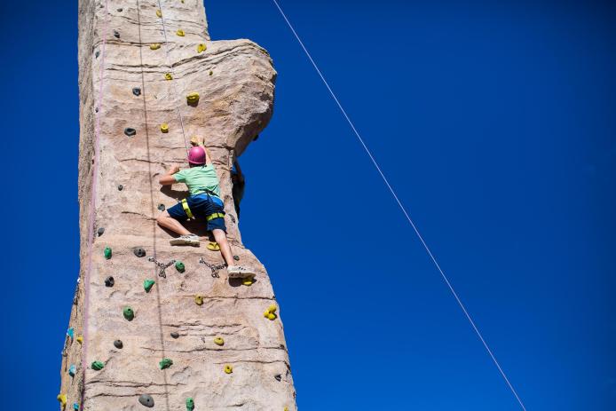 Kletterturm (21 m hoch)