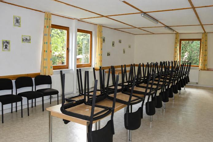 Seminarraum, Platz für etwa 40 Personen mit angrenzender Kaffeeküche