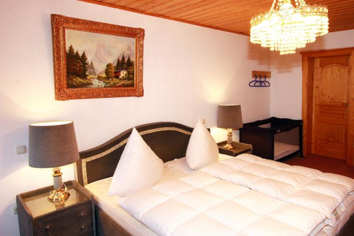 4 Bettzimmer, 1 Doppelbett, 2 Einzelbetten